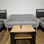 아파트 Modern Elegance In