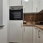 아파트 Modern Elegance In *