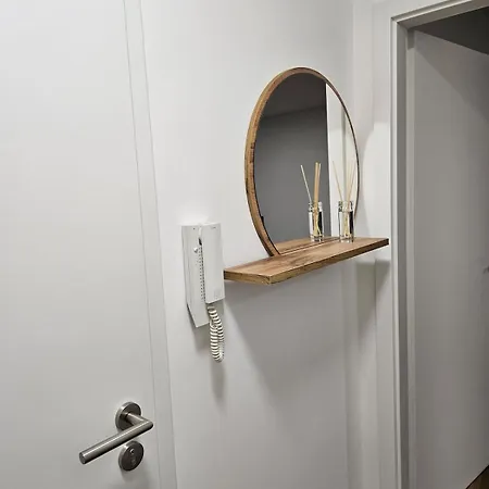 Modern Elegance In 아파트